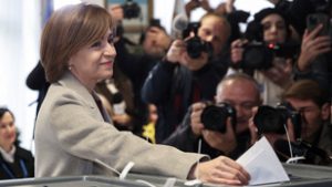 Hajszálnyival, de győztek az EU-pártiak Moldovában