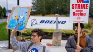 Folytatódik a sztrájk, nem kérnek a Boeing dolgozói a 35 százalékos béremelési ajánlatból
