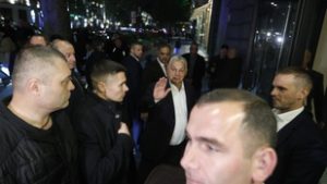 Kifütyülték az ellenzéki tüntetők Orbán Viktort Tbilisziben, nem örülnek a kormányfő látogatásának