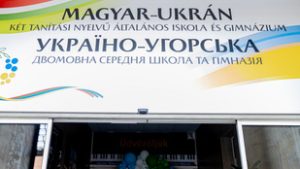 „Még a szirénahangra is ugranak” – elképesztő kihívás elé állítják az ukrán menekült gyerekek az iskolákat