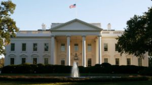 Büdös volt Trump mikrofonja, az elnökjelölt bosszúsan fenyegetőzni kezdett, hogy nem fizet a hangosításért - Minden, amit az amerikai elnökválasztásról tudni kell – az Index hírösszefoglalója