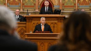 Orbán Viktor megérkezett a parlamentbe, óriási vita lett belőle