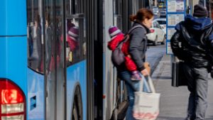 Alapjoggá tenné a tömegközlekedést Lázár János minisztériuma