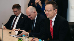 Szijjártó Péter: Akik megpróbálták Magyarországot tönkretenni, irigyek