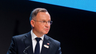 Baleset érte a lengyel elnököt, részlegesen elvesztette az egyik ujját