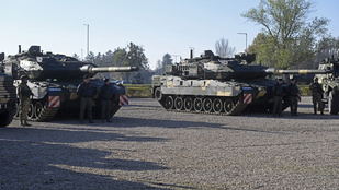 Brutális katonai gépjárművek érkeznek Budapestre