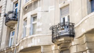 Nem repedezik az üvegplafon: fizetésképtelenség nehezíti az albérletet keresők életét
