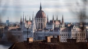 Elfajult a vita a parlamentben, a „diszkóliberális” Magyar Pétert és a pokol legmélyebb bugyrát emlegették
