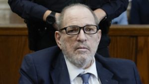 Harvey Weinsteint sürgősen kórházba kellett szállítani