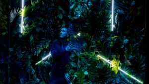 Tapsolunk, pedig zokognunk kellene, és ebbe szinte mindenki belehal