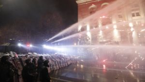 Nagy-Britannia felfüggeszt minden együttműködést a georgiai kormánnyal