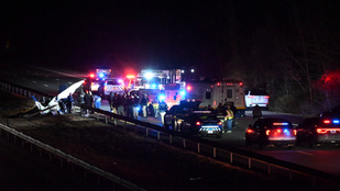 Autópályába csapódott egy kisrepülőgép New York-ban, egy ember meghalt