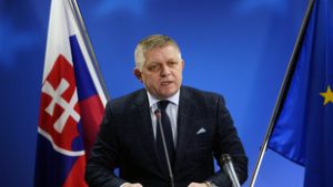 Politico: Robert Fico 500 millió eurós vesztegetési kísérlettel vádolja Volodimir Zelenszkijt