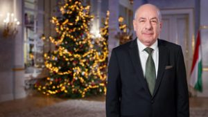 Keménykalap és krumpliorr a Sándor-palotában