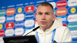 Jelenleg nem aktuális arról találgatni, mi lesz a magyar válogatott mellőzött labdarúgójával