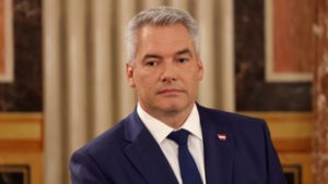 Bejelentette lemondását Karl Nehammer osztrák kancellár