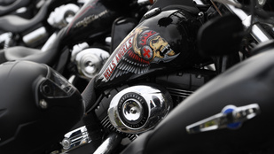 Erre nem számított a volt Hells Angels-tag, kis híján a péniszébe fúródott egy lövedék