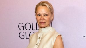 Pamela Anderson: Majdnem meghaltam a repülőn