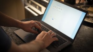 Emberöltőt sem élt még a labdarúgás reformszakmája, máris nyugdíjba készül
