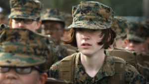 A Pentagon új ura kipenderítené a nőket a hadseregből