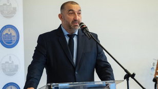 Mintegy 1,4 milliárd forint adósságot vállal át a kormány a roma önkormányzattól