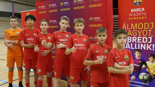 Exkluzív edzőtáborban vesznek részt a Barca Academy Hungary fiatal futballistái
