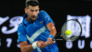 Djokovics mérföldkő közelébe, Babos Tímea nyolcaddöntőbe jutott az Australian Openen