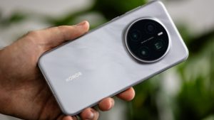 Pofátlanul jó telefon érkezett Magyarországra