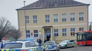 Botrány Csehországban: a tanítónő fegyverezte le az őt fenyegető diákot egy általános iskolában