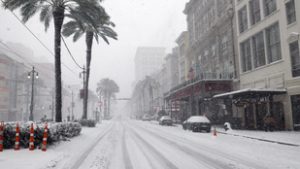 Történelmi hóvihar sújtja a déli amerikai országrészeket Texastól Floridáig