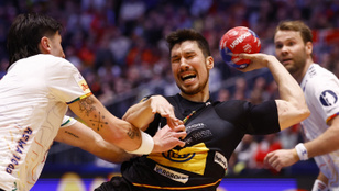 Izland az egyiptomiakat, Norvégia a spanyolokat verte szűken a férfi kézi vb-n