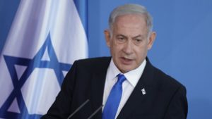 Benjamin Netanjahu védelmébe vette Elon Muskot a náci karlendítésre emlékeztető mozdulata után