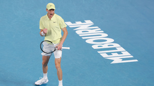 Az elején ráijesztettek, mégis a címvédő Sinner jutott fináléba az Australian Openen