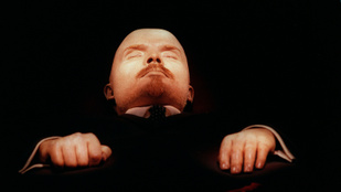 Ma is köztünk élnek a kommunista múmiák, Leninnel az élen