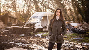 Apokaliptikus helyszínről jelentkezett Szentkirályi Alexandra, szemétlerakatról esett neki Karácsony Gergelynek