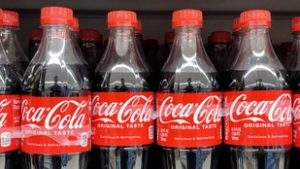 Vegyi anyag került az üdítőkbe, visszahívja egyes termékeit a Coca-Cola Európában
