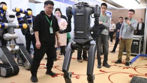 Megrendezik az első emberek és robotok közötti félmaratont Kínában