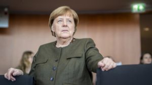 Angela Merkel beleállt saját pártjába, miután kiengedték a szélsőjobb szellemét a palackból