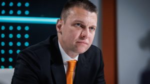 Születésnapi ajándékot küldött Magyar Péternek Menczer Tamás