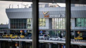 Forgalmi korlátozásokat vezet be Ferihegyi repülőtér