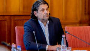 Mindent ellepő, rendszerszintű korrupcióról ír Deutsch Tamás
