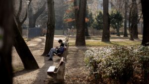 Csípős hajnal után kellemes, az évszakhoz képest enyhe idővel ér véget a hét