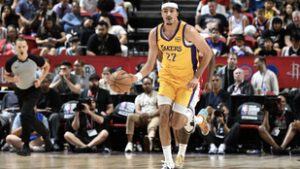 A Los Angeles Lakers helyett a Portland tartalékcsapatában folytatja a magyar kosaras