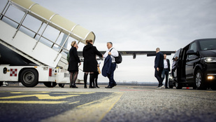 Orbán Viktor elhagyta Magyarországot