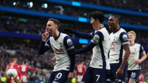 Kétmeccsnyi helyzetből egygólos rangadó, már csak 15. a Manchester United