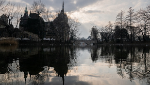 Kemény fagyokkal indul a hét, de így is megjelenik a napsütés