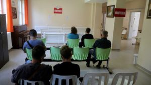 Újabb jogszabály-módosítással gyorsítaná a kormány a betegellátást a szakrendelőkben