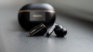 Robbanthatnának is mellettünk, azt sem hallanánk a Huawei fülhallgatójával