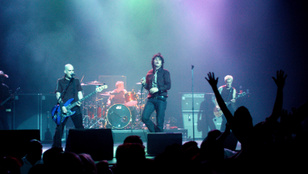 Kell-e jobb múzsa a drogos modellnél és a groupie énekesnőnél?