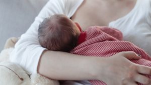 Forradalmi kutatás: az anyatej mintájára jöhet a lenyelhető vakcina